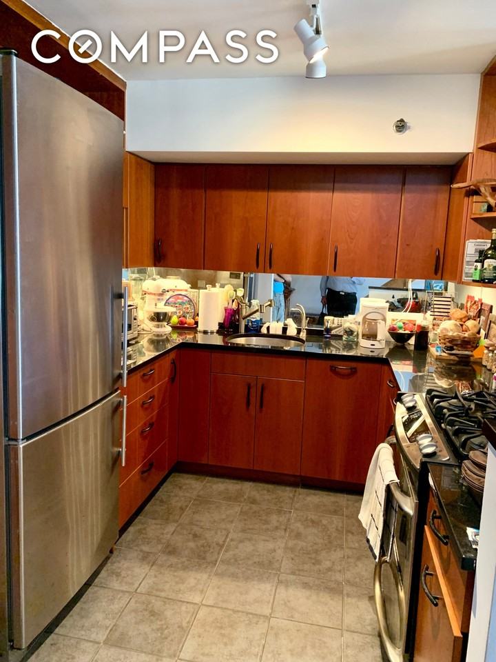 130 Barrow St - Photo 6 of 18