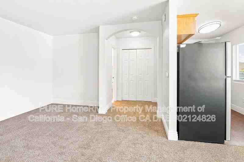 1160 E Lexington Ave #14 - Photo 6 of 33