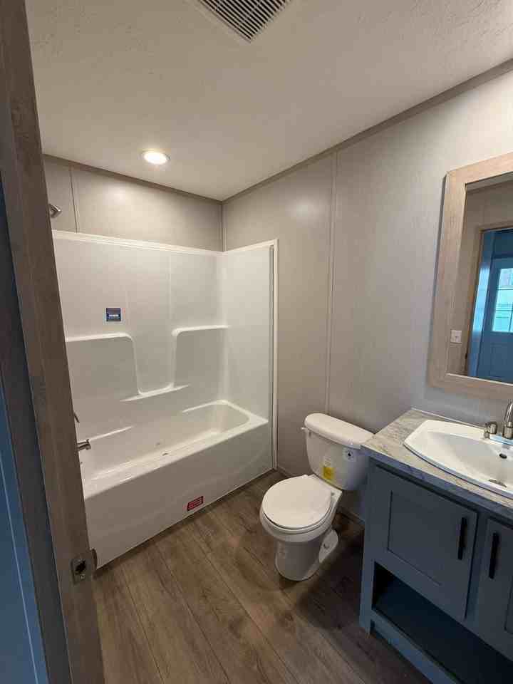 124 Lillian Ln - Photo 5 of 12