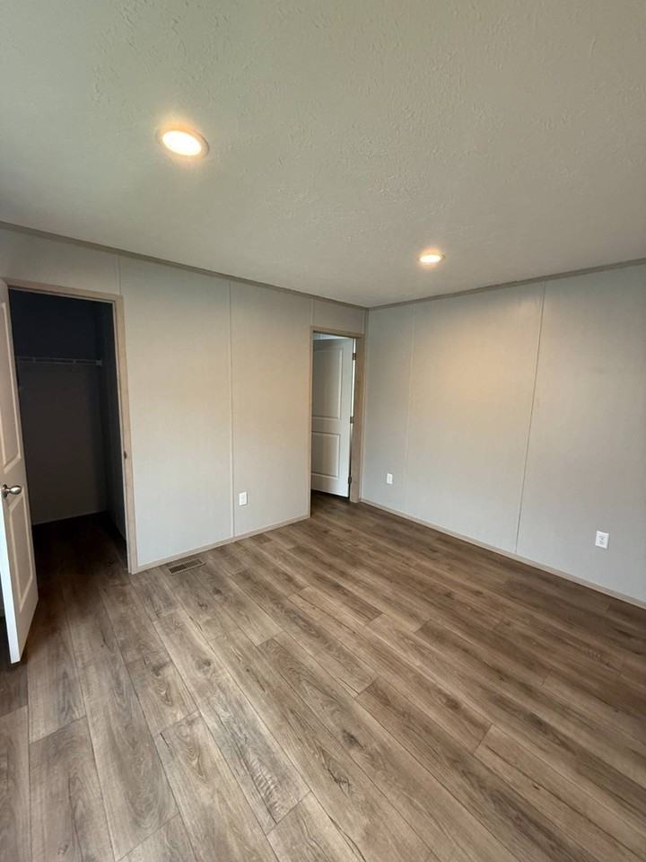 124 Lillian Ln - Photo 7 of 12