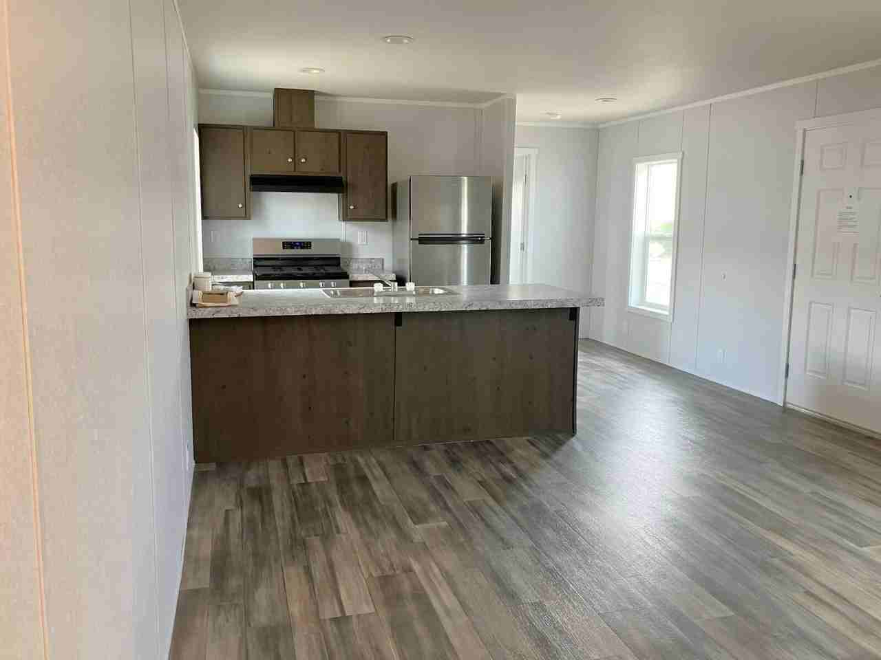702 W Mcarthur Ave #15 - Photo 2 of 9