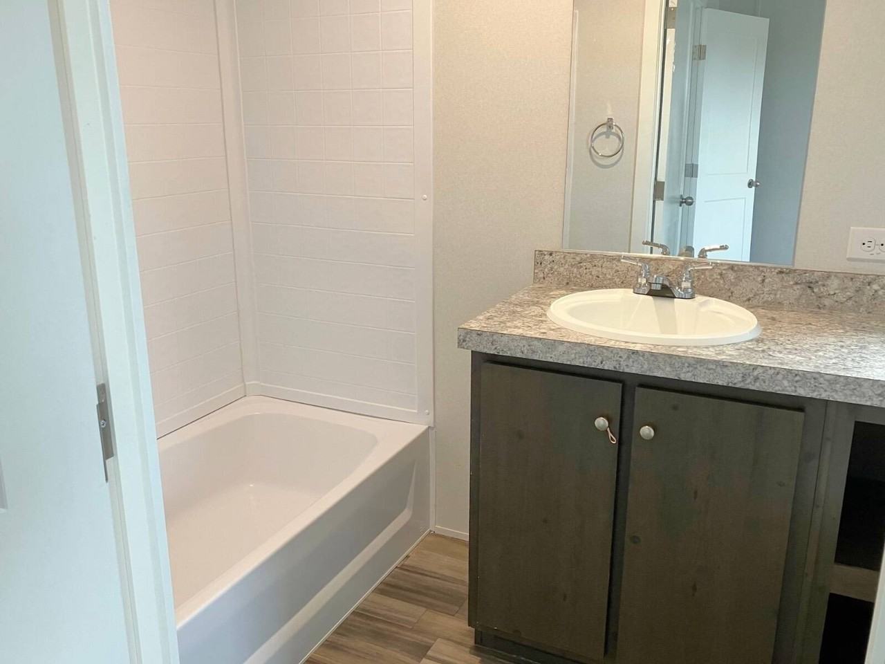 702 W Mcarthur Ave #15 - Photo 6 of 9
