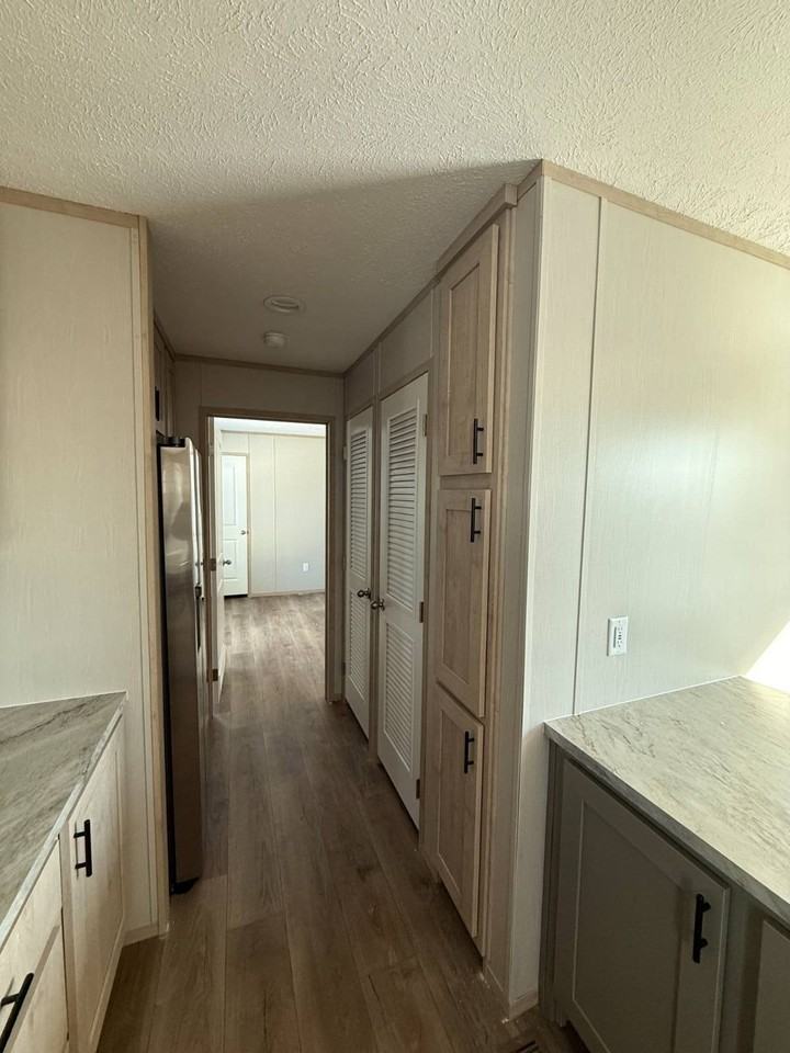 132 E Arlington Dr - Photo 3 of 9