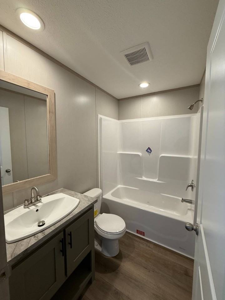 132 E Arlington Dr - Photo 5 of 9