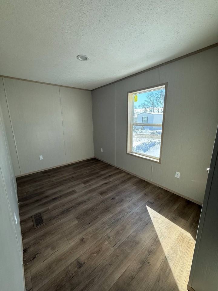 132 E Arlington Dr - Photo 6 of 9