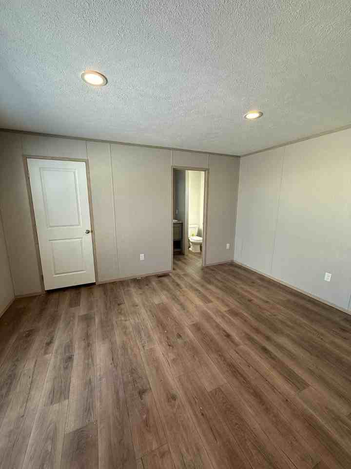 132 E Arlington Dr - Photo 7 of 9