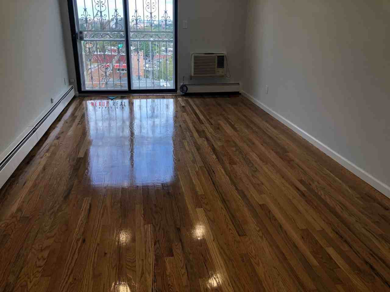 4545 58th St #3R - Photo 2 of 12