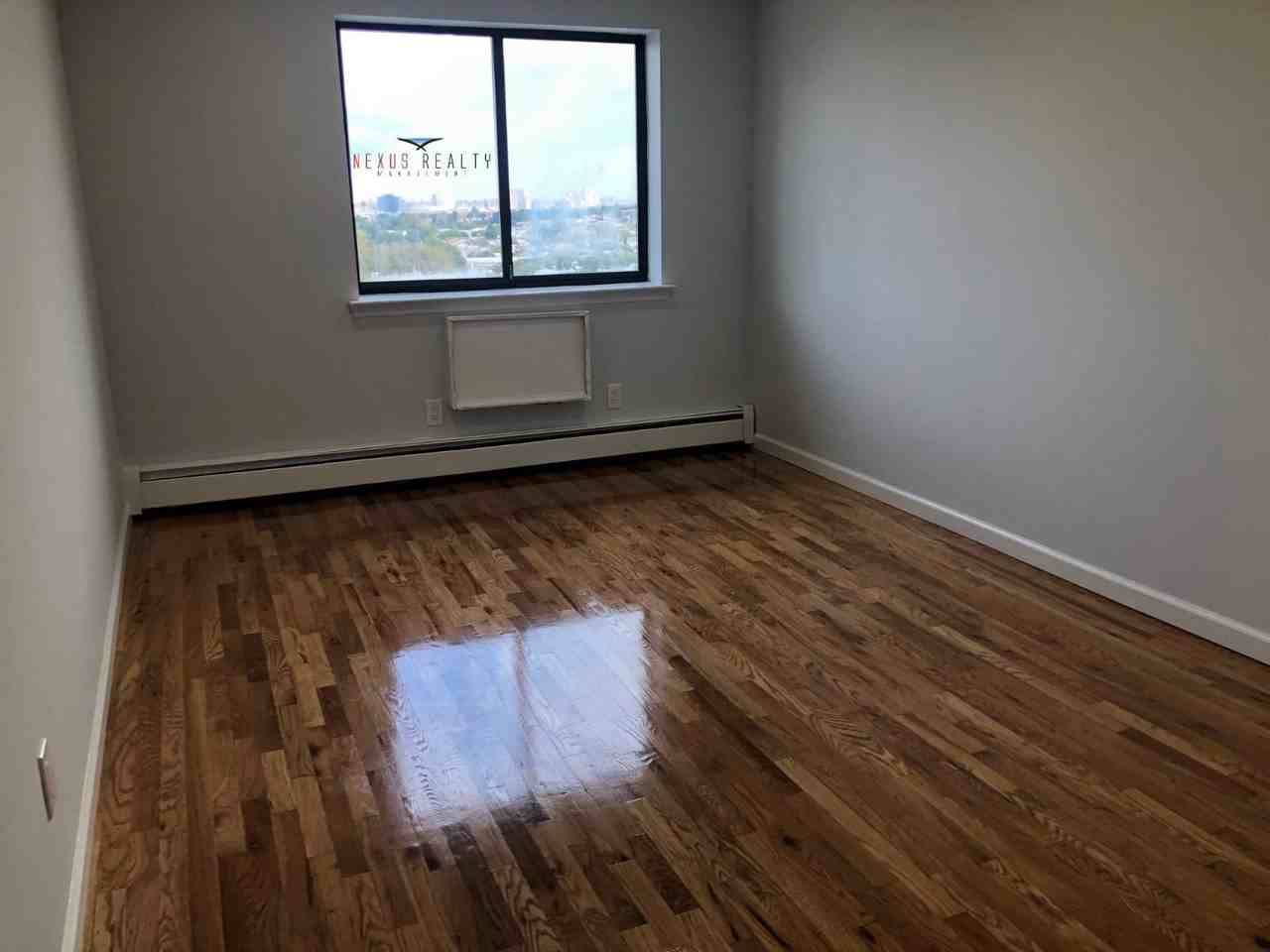 4545 58th St #3R - Photo 6 of 12