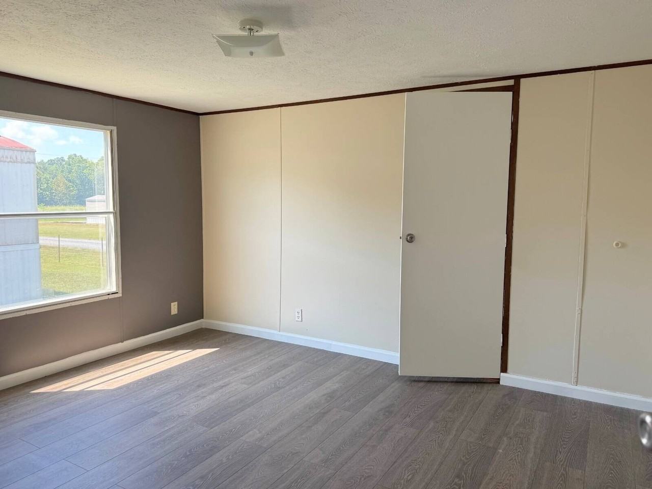 580 Banjo Way - Photo 6 of 8