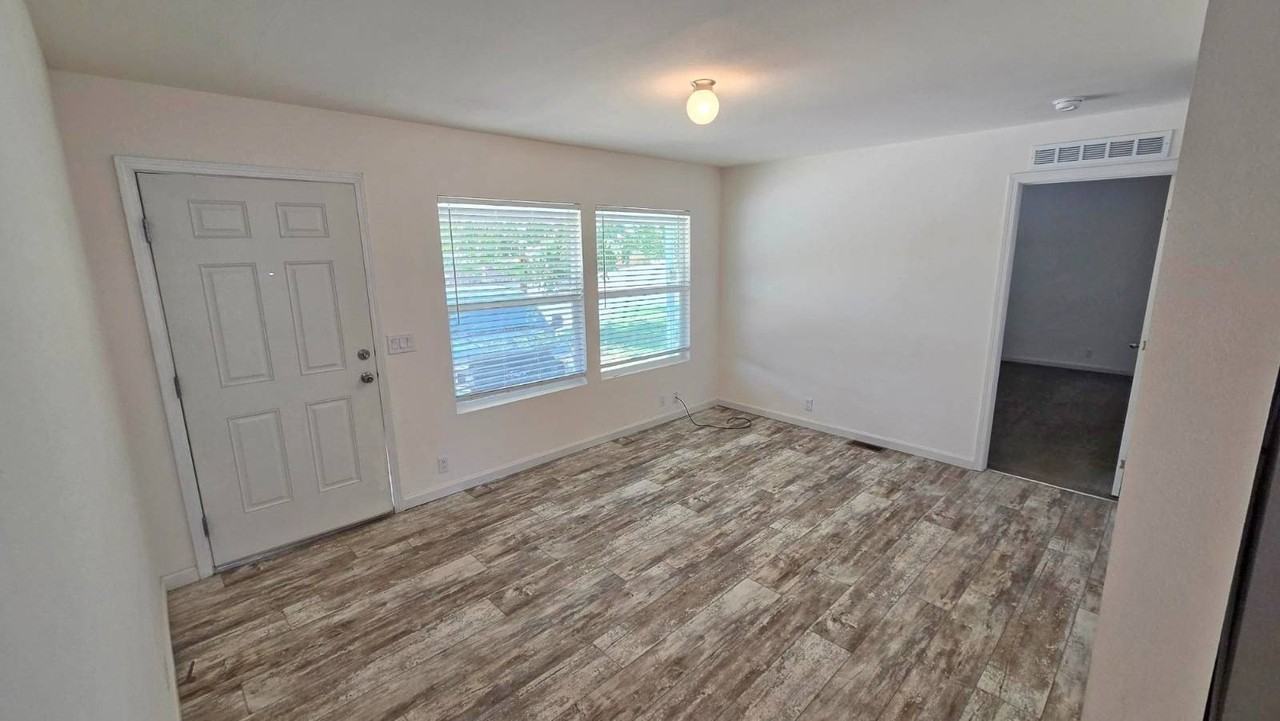 501 Kinney St #FV24 - Photo 2 of 8