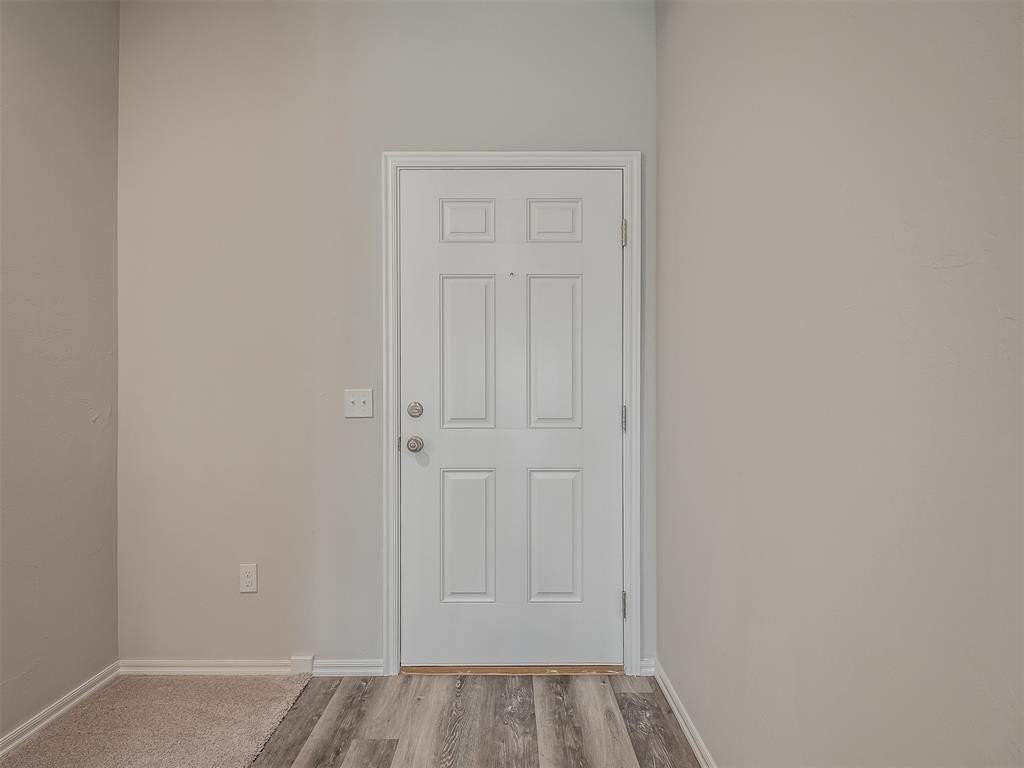 1009 S Colt Ln - Photo 4 of 50