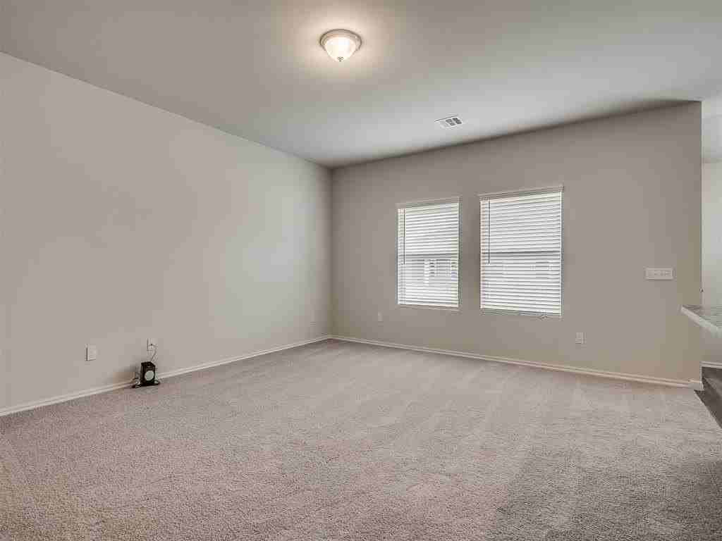 1009 S Colt Ln - Photo 5 of 50
