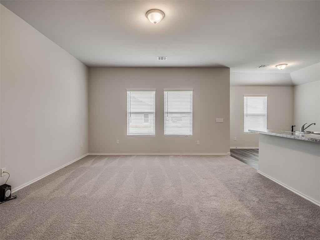 1009 S Colt Ln - Photo 7 of 50