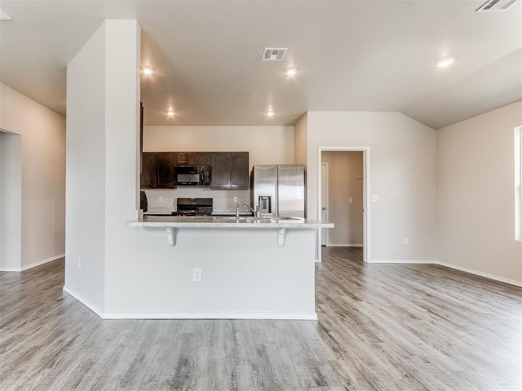 9500 Saddle Dr - Photo 5 of 48