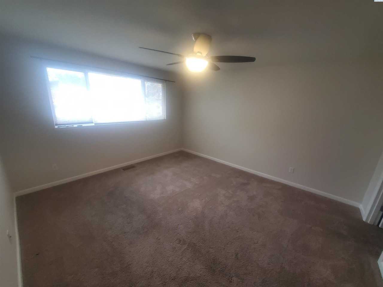 2419 W Grand Ronde Pl #D - Photo 2 of 20