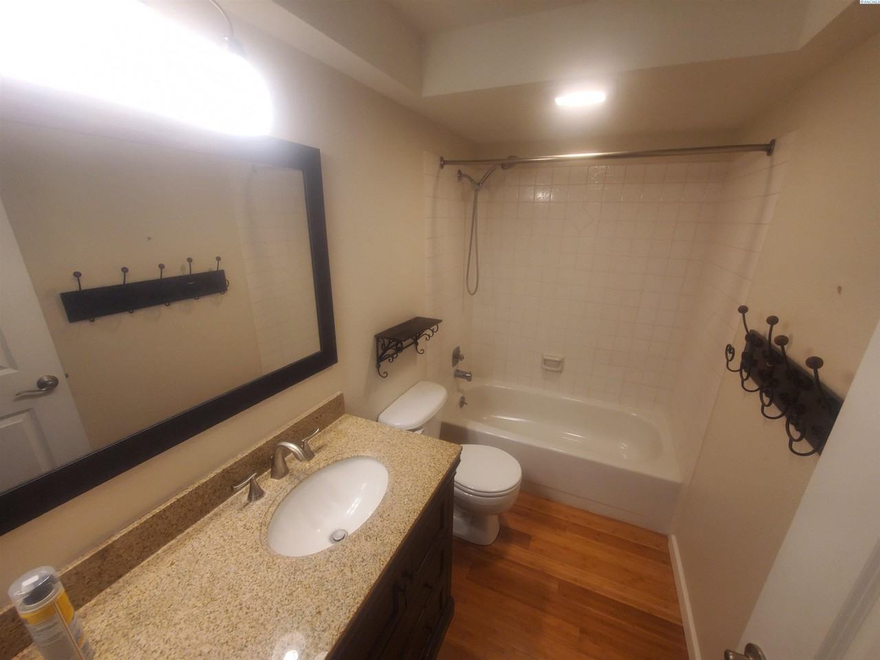 2419 W Grand Ronde Pl #D - Photo 6 of 20