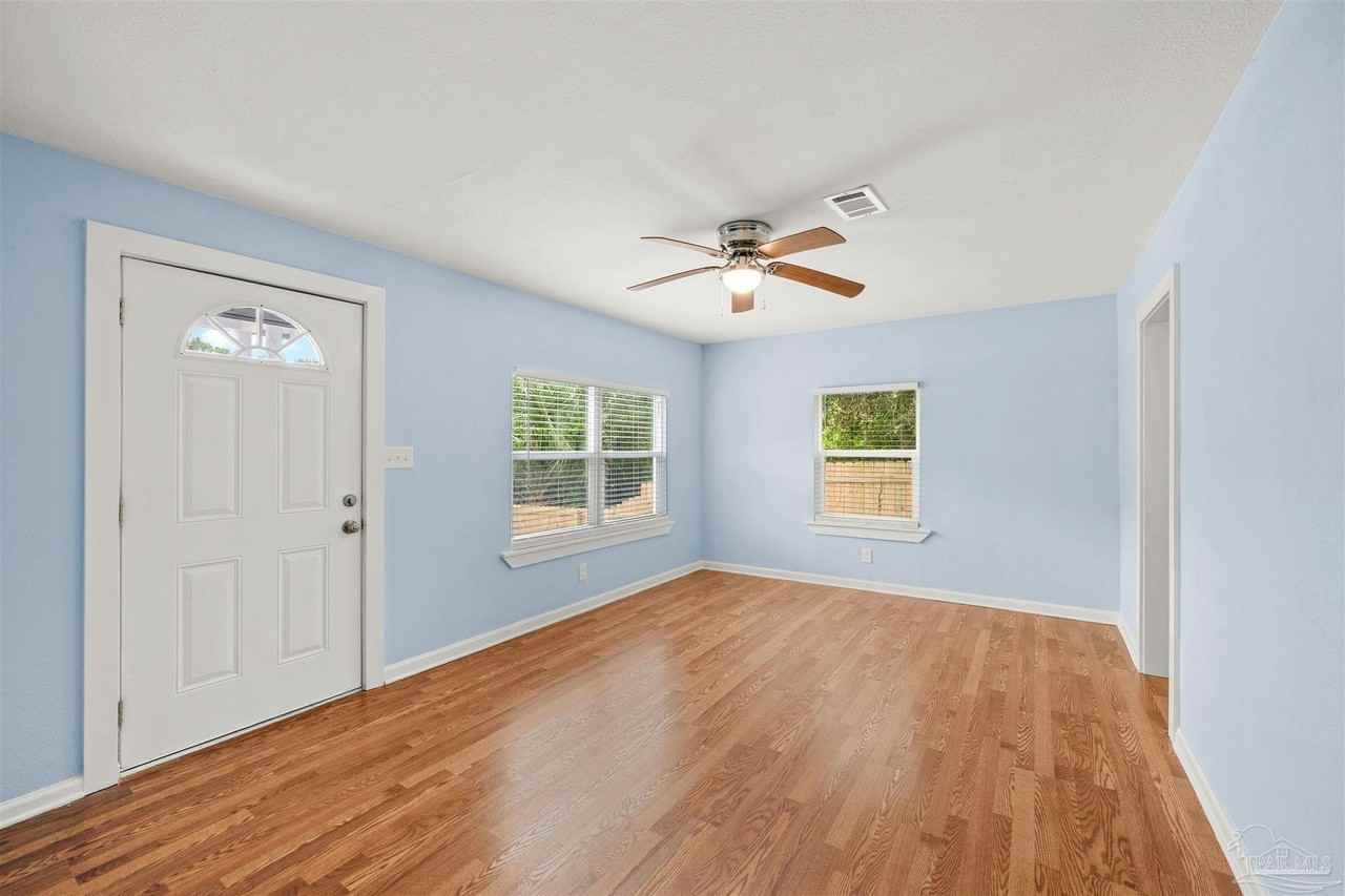 1109 N G St - Photo 5 of 18