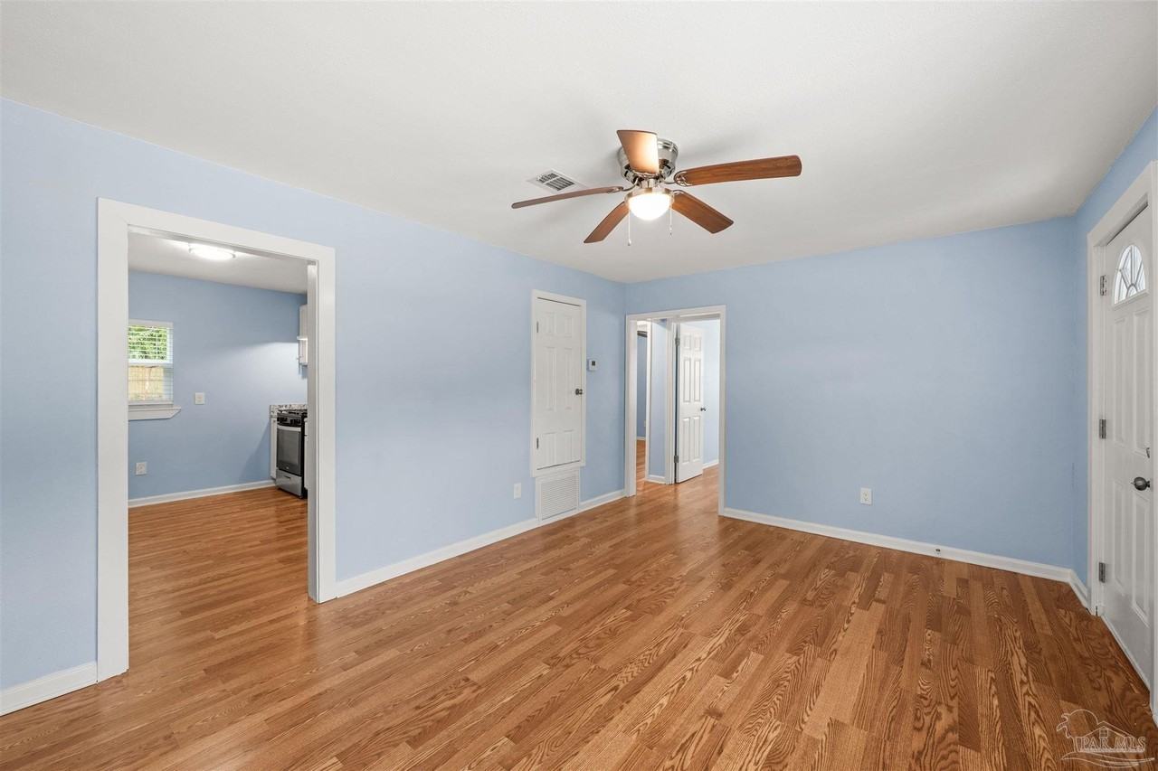 1109 N G St - Photo 7 of 18