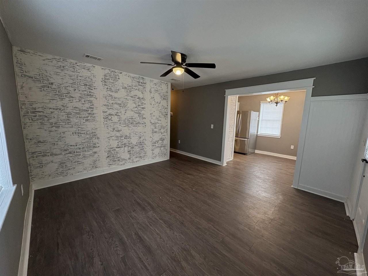 1212 N E St - Photo 3 of 32