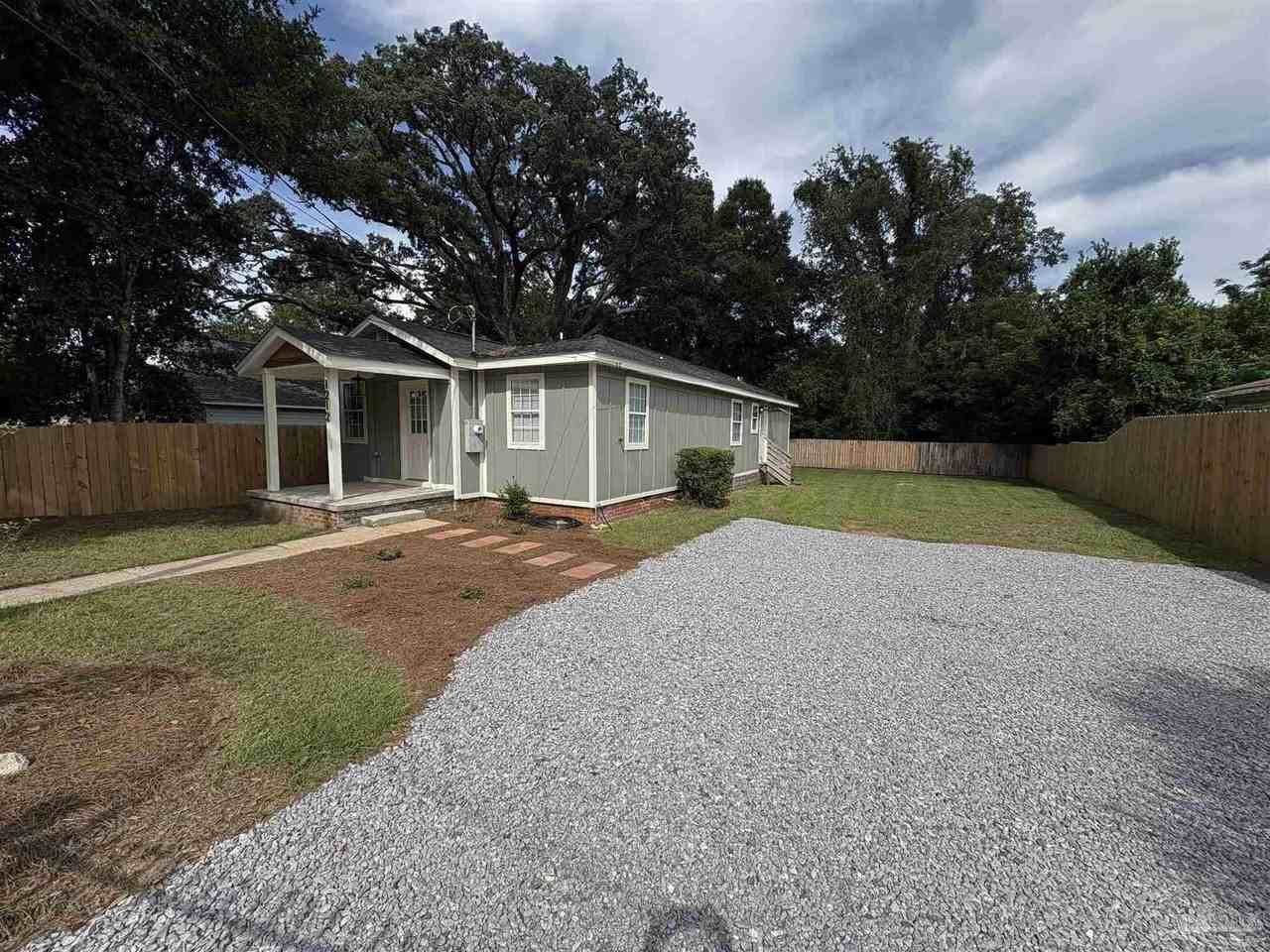 1212 N E St - Photo 7 of 32