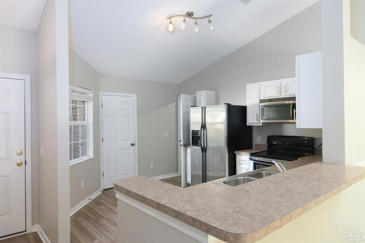 609 Saleta St - Photo 3 of 21