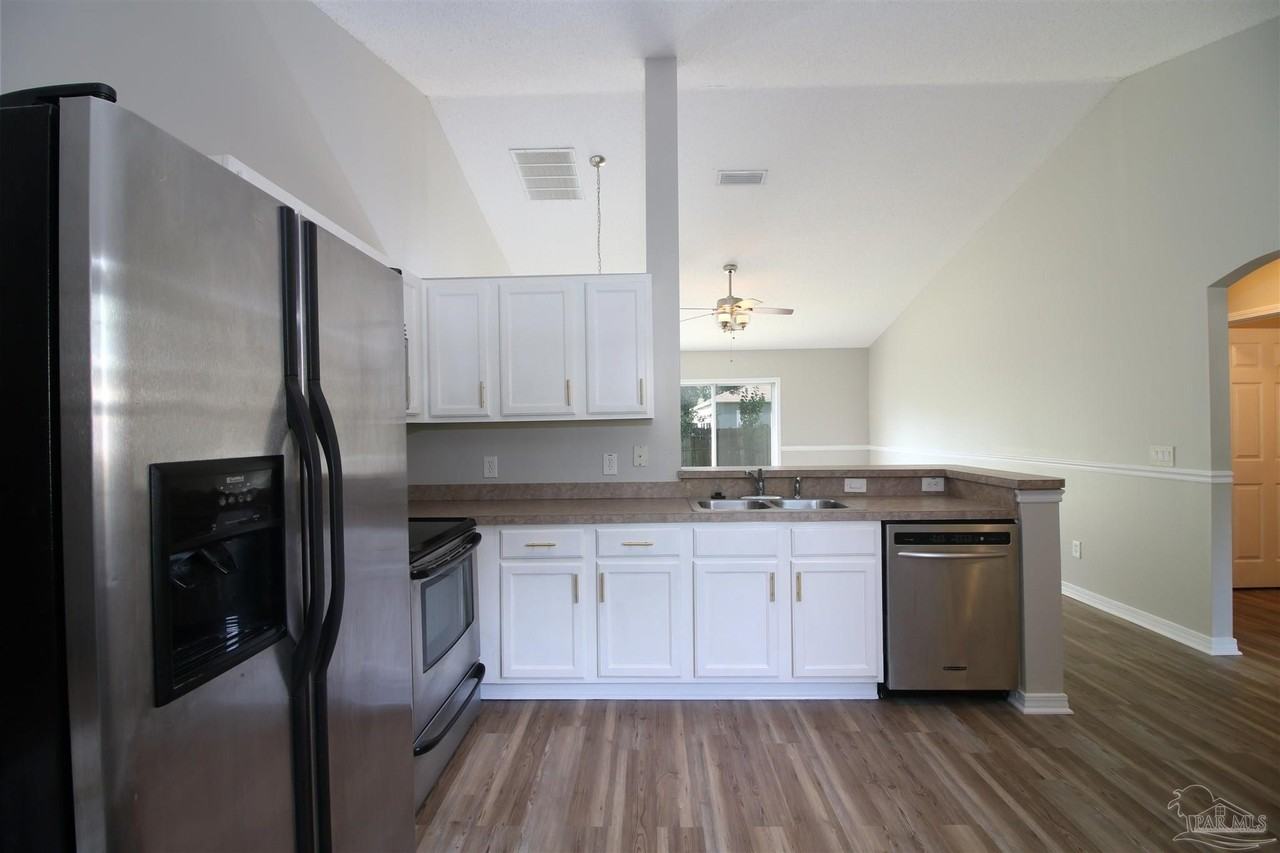 609 Saleta St - Photo 4 of 21