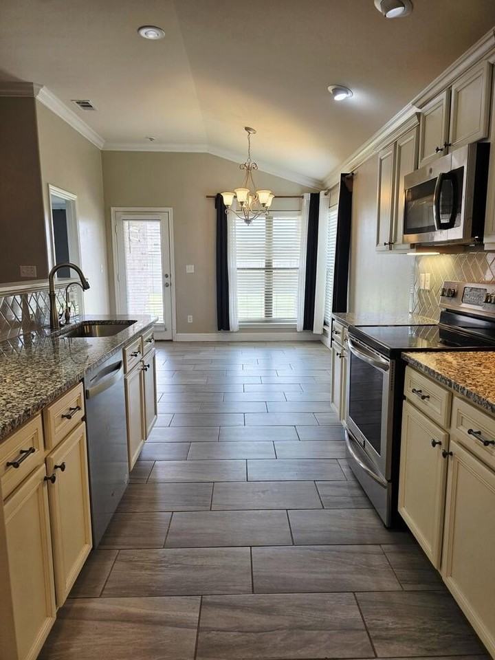 6715 Boot Dr - Photo 5 of 21