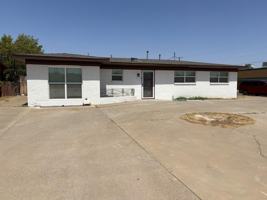 featured image of 209 E Dormard Ave