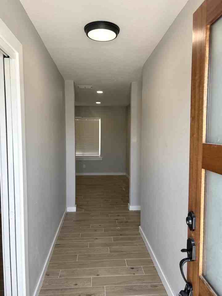 209 E Dormard Ave - Photo 2 of 16