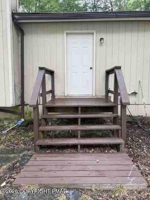 5185 Hummingbird Dr - Photo 2 of 10