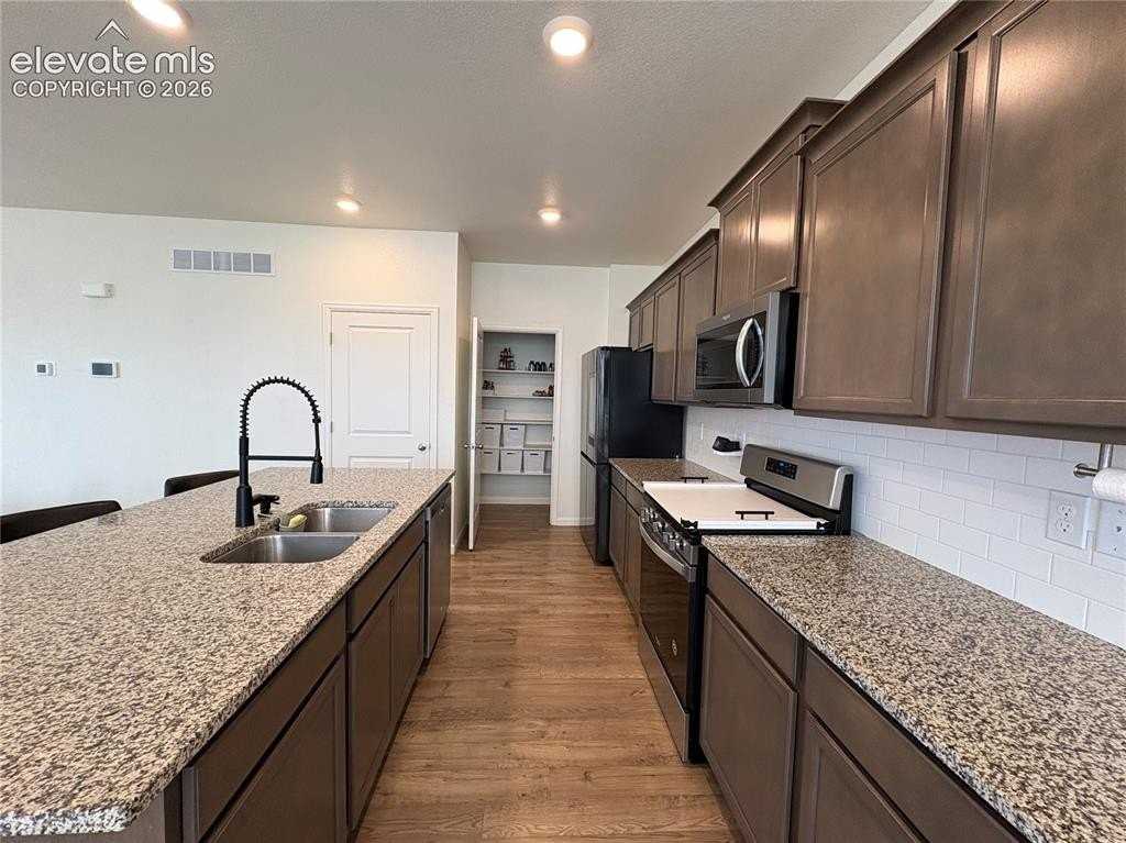 10417 Castor Dr - Photo 3 of 21