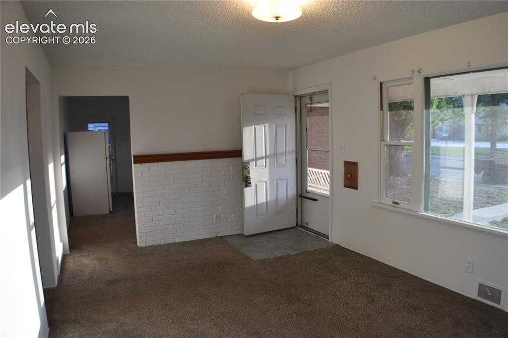 2921 Beacon St - Photo 5 of 17