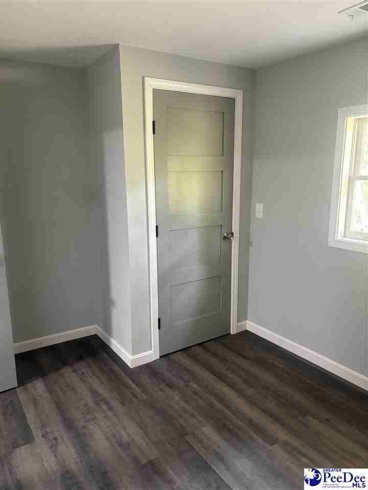 1019 Pecan St - Photo 3 of 11