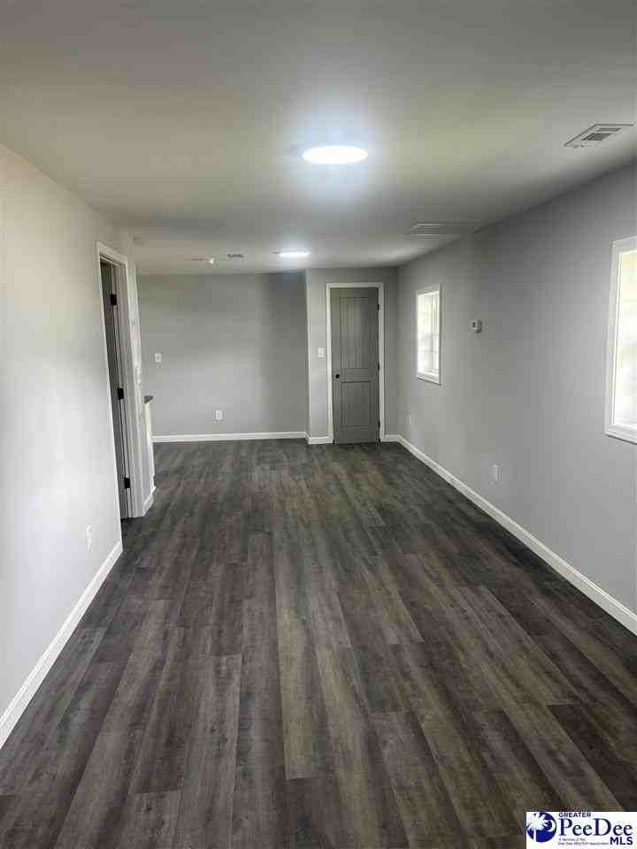 1019 Pecan St - Photo 4 of 11