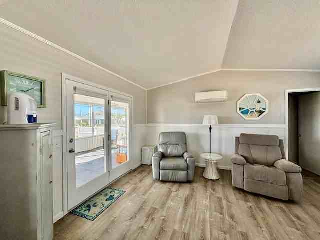 135 Gulf St - Photo 5 of 18
