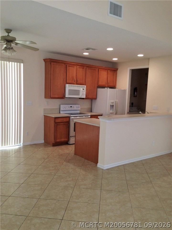 2085 Se Avon Park Dr - Photo 6 of 26