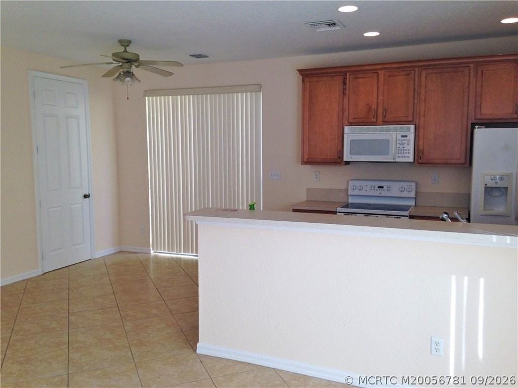 2085 Se Avon Park Dr - Photo 7 of 26