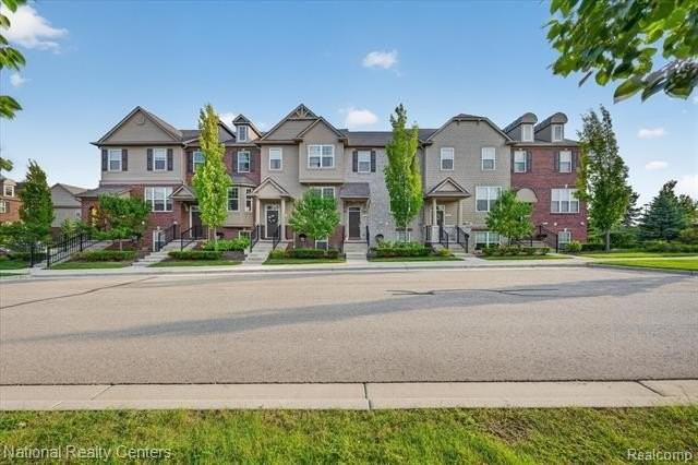 330 Glenhurst Blvd - Photo 3 of 47