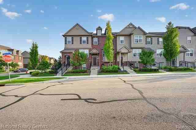 330 Glenhurst Blvd - Photo 4 of 47