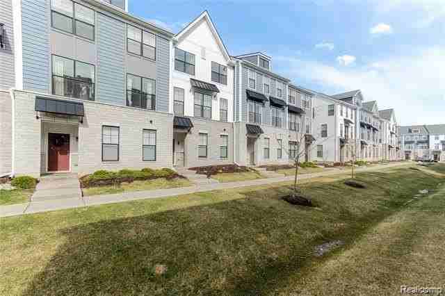 2963 Aughton Rd - Photo 2 of 46