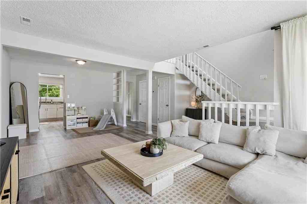 754 Quesnel Dr - Photo 7 of 50