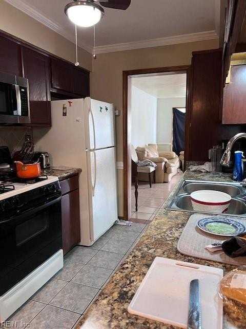2046 Lyndora Rd - Photo 4 of 12