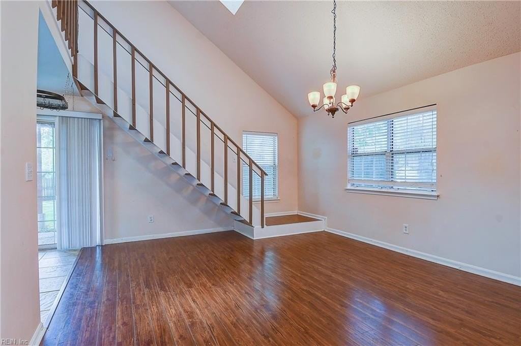 5452 Glenville Cir - Photo 7 of 36