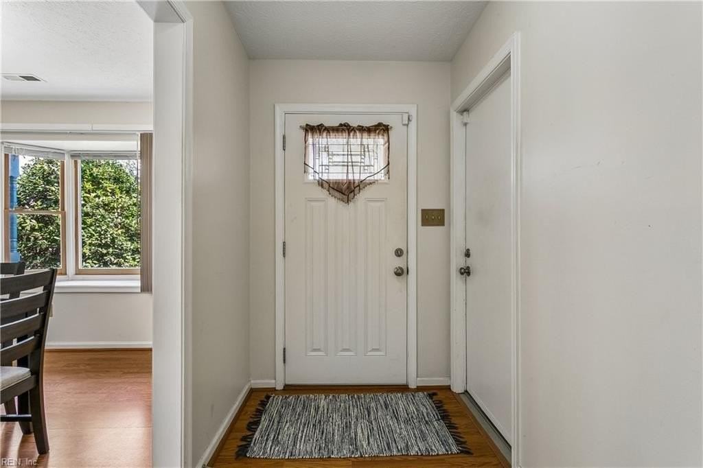 402 Westview Dr - Photo 6 of 40