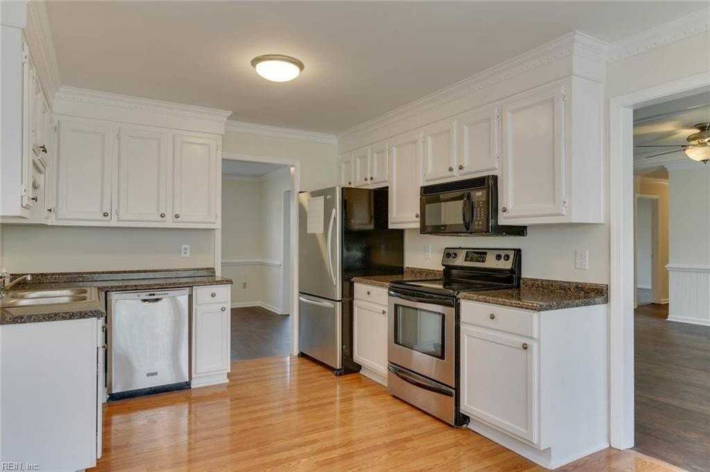 1328 Pamlico Blvd - Photo 3 of 38
