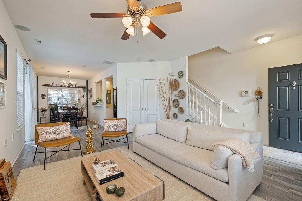 1009 Gamston Ln - Photo 3 of 26