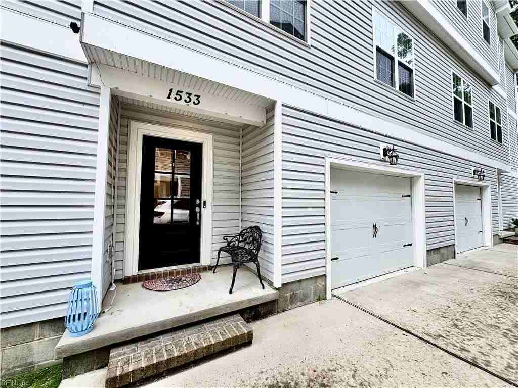 1533 Ocean Garden St - Photo 2 of 34