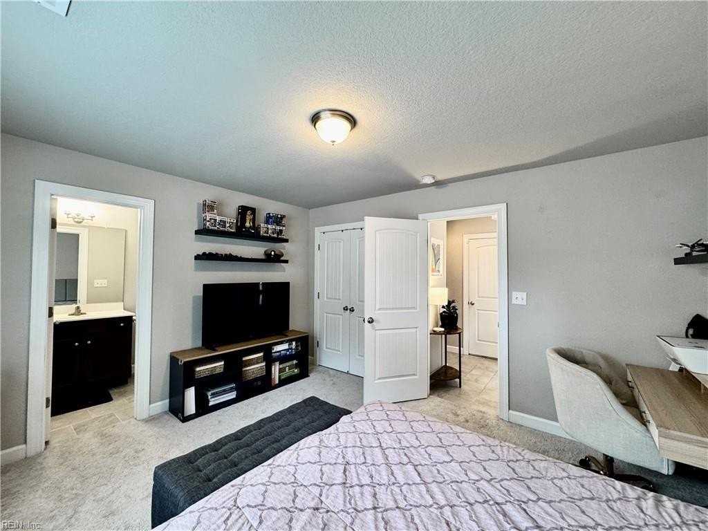 1533 Ocean Garden St - Photo 7 of 34
