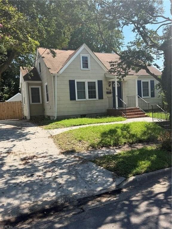 2418 Grandy Ave - Photo 2 of 18
