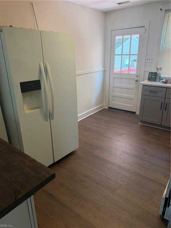 2418 Grandy Ave - Photo 6 of 18